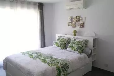 Aamiaismajoitus (B&B) Villa Dikaria