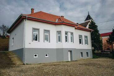 ペンション Mosolyka Vendégház