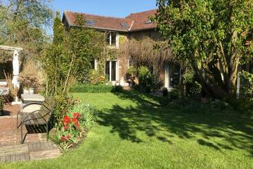 مبيت وإفطار Clos De Royaucourt