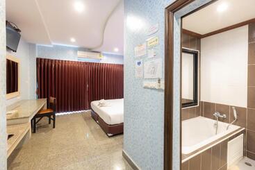 Hotel โรงแรมมณีสังขะ