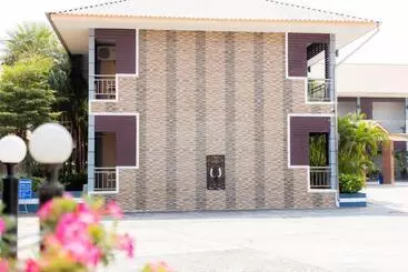 Hotel โรงแรมมณีสังขะ