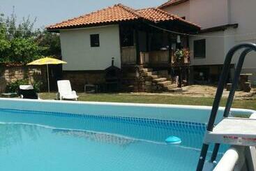 פנסיון събевата къща