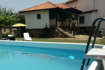 Pensiune събевата къща