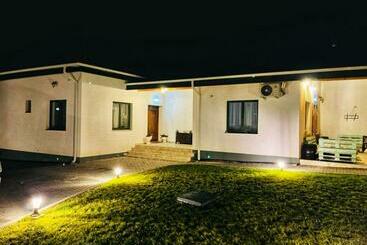 ペンション Domeniul Bondarelului