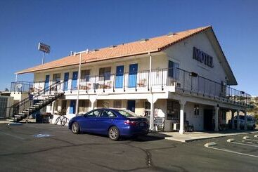 Backcountry Inn Motel