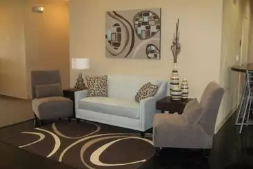 Hotelli Ambassador Inn & Suites