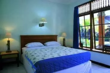 בית מלון כפרי D  Kubu Pratama Homestay