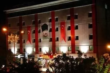 Hotel Grand Belekoma