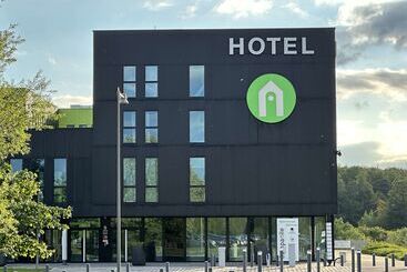 ホテル Campanile Belfort Montbeliard Gare La Jonxion