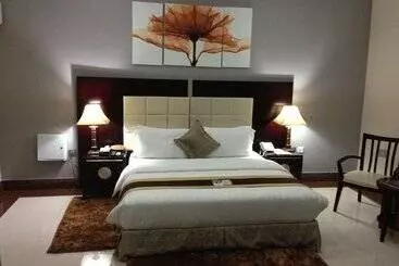 هتل Grandbee Suites