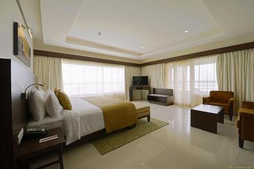 酒店 Naveen Lakeside