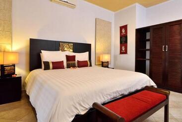 אתר נופש Dolphin Beach Bali