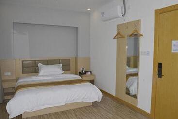 Shell Shanghai Jiading Nanxiang Town Minzhu Street