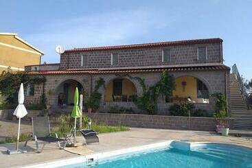 민박 Sard Paradise