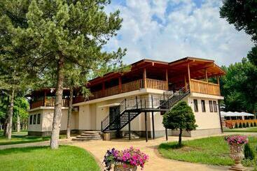 بنسيون Paradise Park