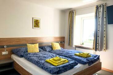 Общежитие Zum Schwarzen Rössl