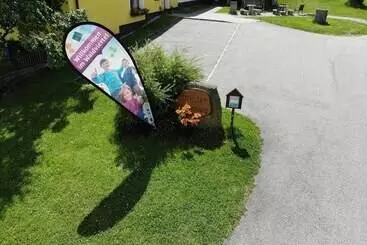 Kindererlebnis  Und Biobauernhof Hipp Bruckner