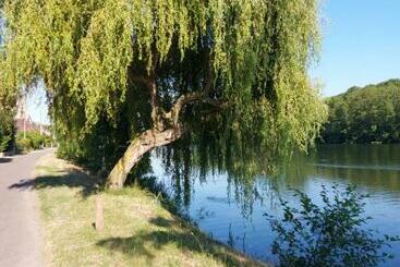 住宿加早餐  Calme Au Bord De L Eau