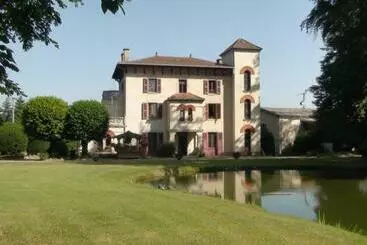 ベッドアンドブレックファースト Domaine De Marchal   Chambres Et Table D Hôtes