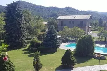 Bed and Breakfast L Isola Dla Cerrea