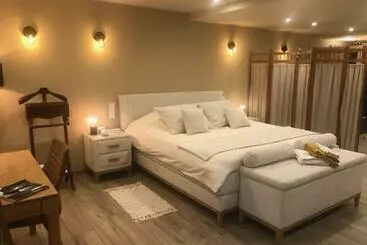 Aamiaismajoitus (B&B) Tournez La Page