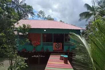 Hostal Búho Amazonas Tours Hostel