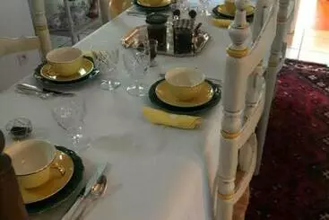 ベッドアンドブレックファースト L Hirondelle