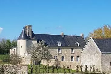 Aamiaismajoitus (B&B) Manoir De Pierreville