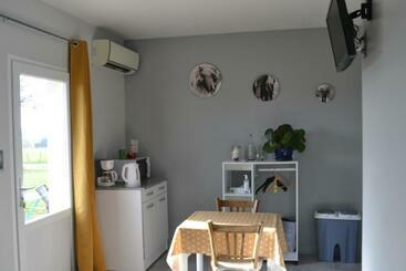 Bed and Breakfast Studio + Petite Terrasse Avec Vue