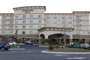 Отель Courtyard By Marriott Asheville Airport