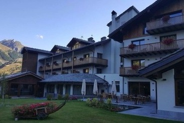 Montana Lodge & Spa, By R Collection Hotels