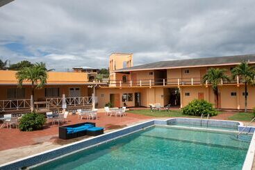 هتل Point Salines