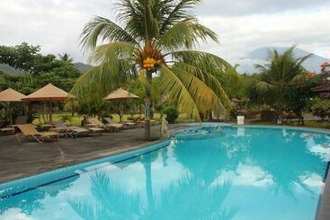 ホテル Uyah Amed Spa Resort