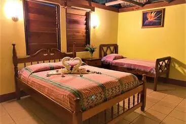 בית מלון כפרי Crystal Paradise Resort