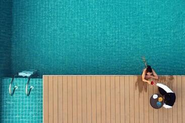 هتل Ngwe Saung Yacht Club & Resort