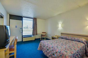 Motel 6 Huntsville - Madison