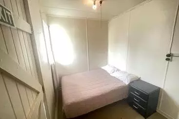 Camellia Court Family Motel