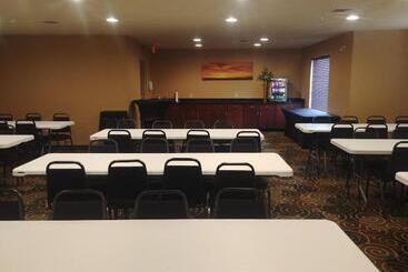 Cobblestone Hotel & Suites   Broken Bow