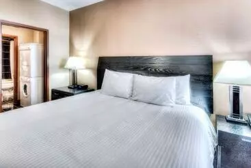 Hotel Grand Inn & Residence Grande Prairie