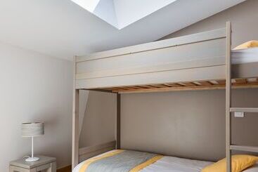 Отель Lagrange Vacances Les Patios Eugenie