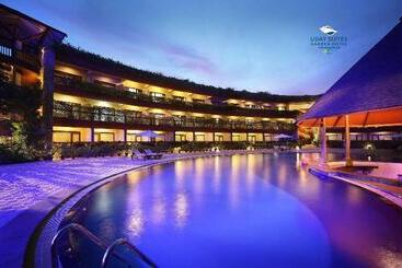 בית מלון כפרי Uday Suites   The Airport