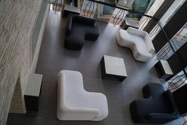 هتل Villa De Madrid