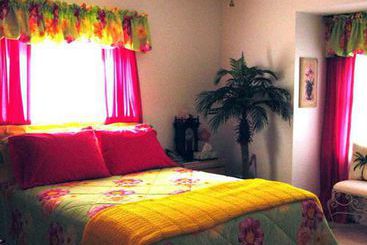 Tropical Paradise Bed & Breakfast