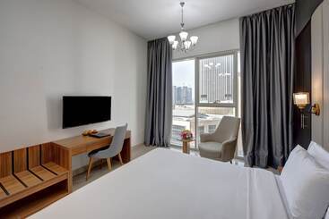 Royal Regency Suites Marina