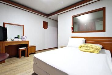 Wanju Bongdong Gangbyeon Hue