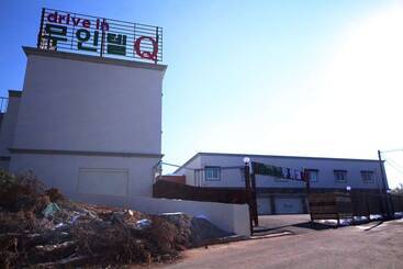 Gimje Q Drive Self Check In Motel