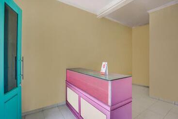 ホテル Anjum Residence By Oyo Rooms