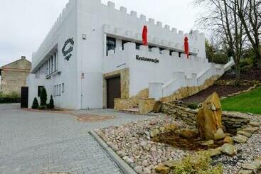 호스텔 Restauracja Rycerska
