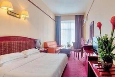 בית מלון כפרי James Joyce Coffetel·chadianzi Passenger  Terminal Jinke Bei Road Metro Station