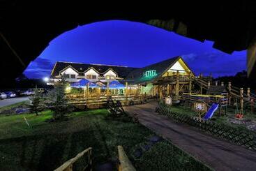 הוסטל Zajazd Mihałufka